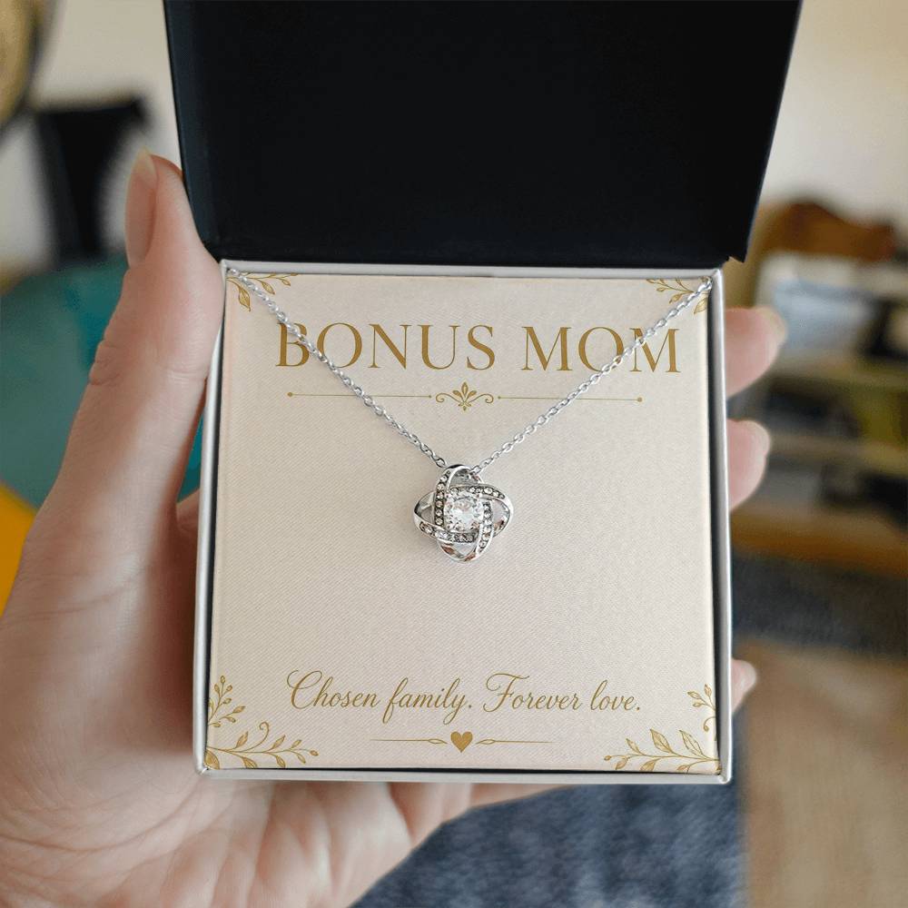 Bonus Mom Love Knot Necklace with Oezzo message card – photo 3