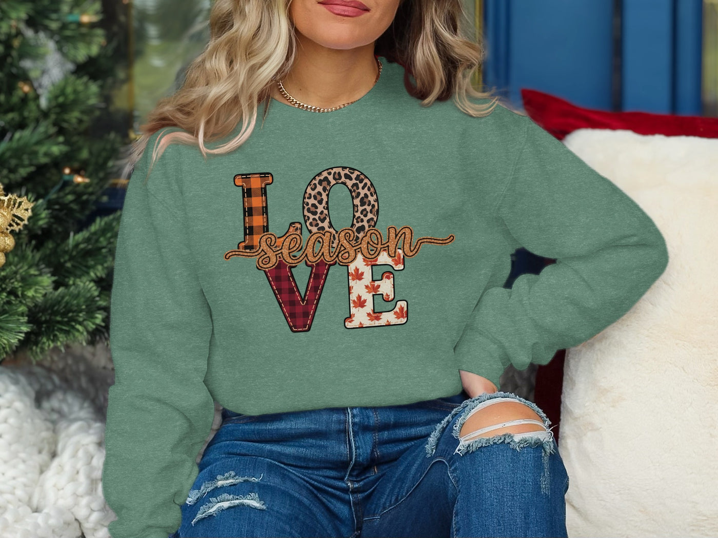 Love Season Graphic Sweatshirt Christmas Style